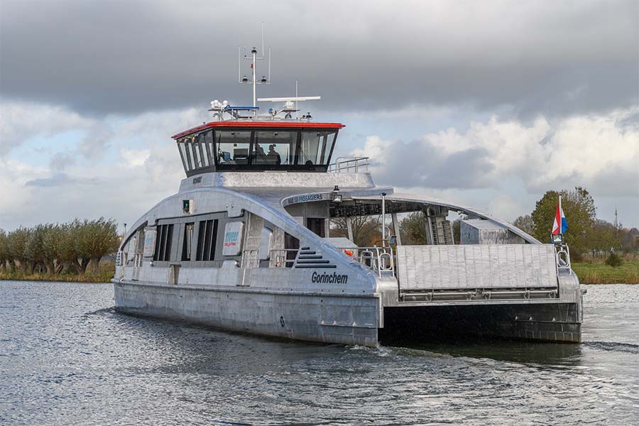 Open dag elektrische veerponten Riveer