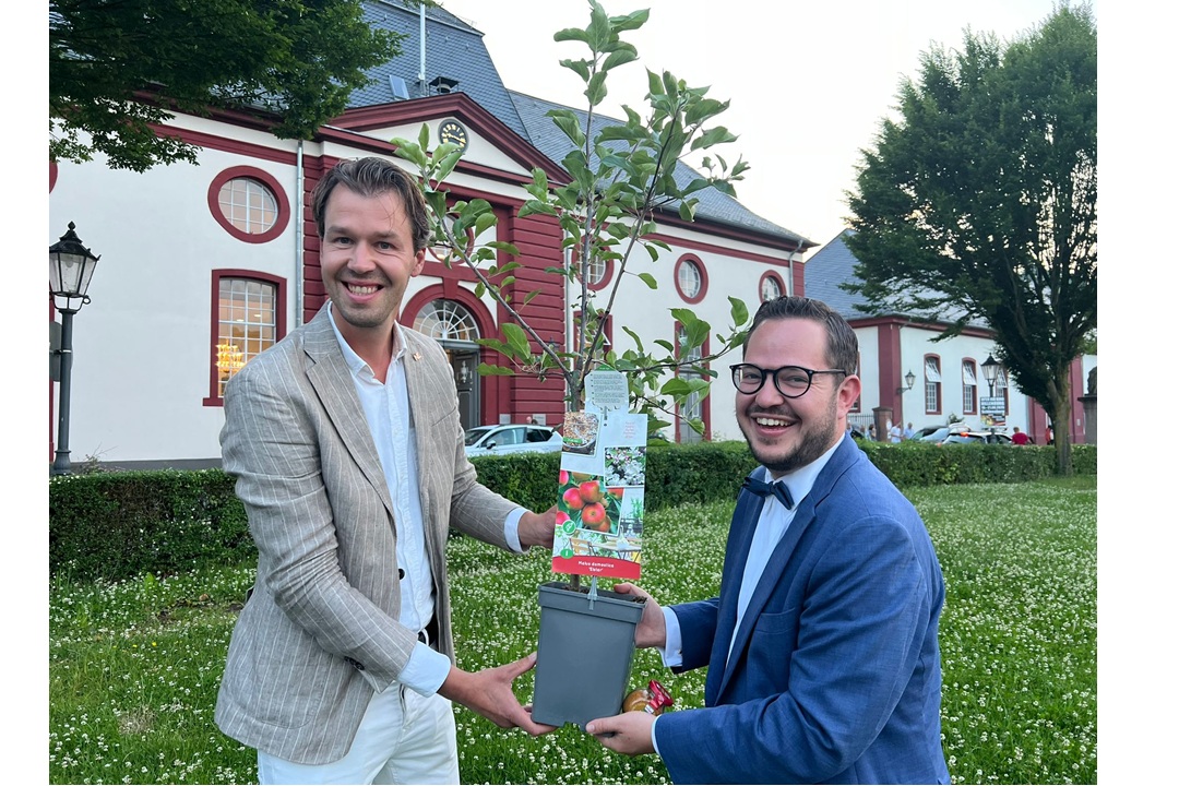 Brandweer Dillenburg neemt deel aan Ã¢â‚¬ËœBuren bij KaarslichtÃ¢â‚¬â„¢