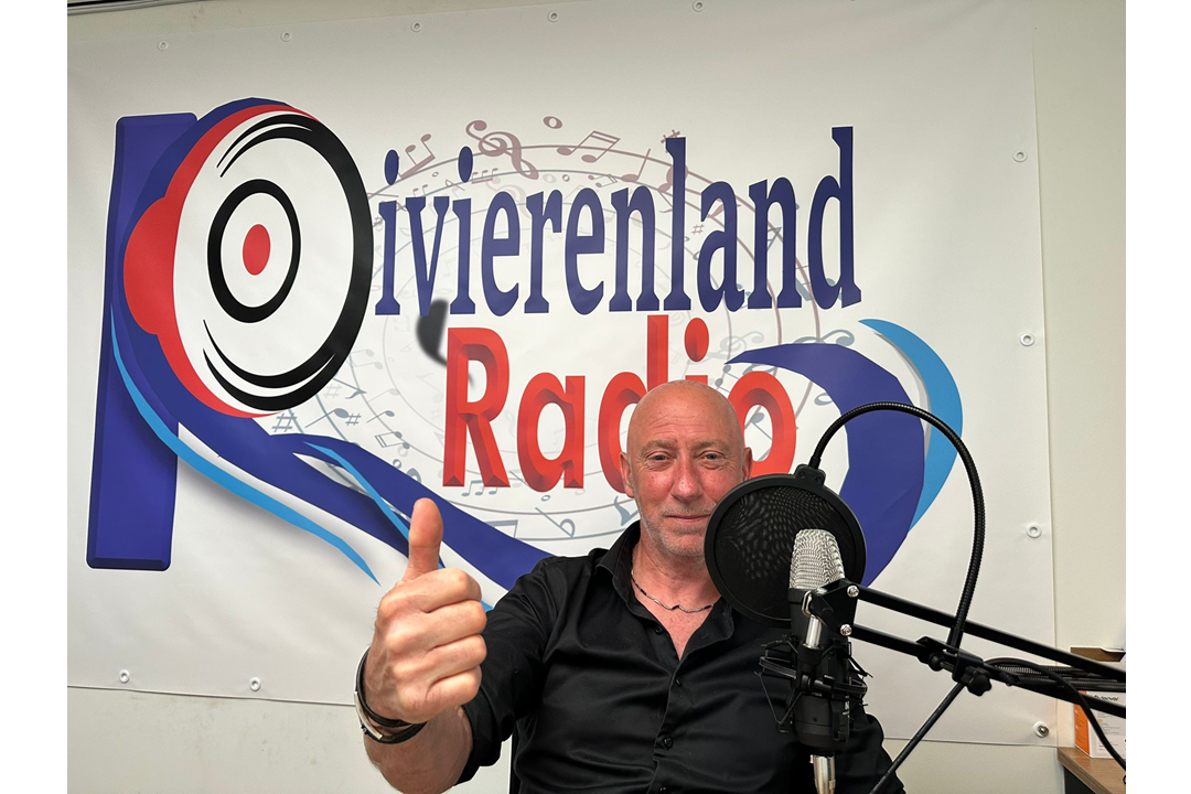 Jack van Gestel te gast bij Rivierenland Radio met nieuwe single Ons Ouwe Kroegje